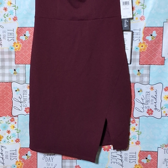 NWT SEQUIN HEARTS BURGUNDY SHORT SLEEVE OFF SHOULDER COCKTAIL BODYCON DRESS - Picture 2 of 11